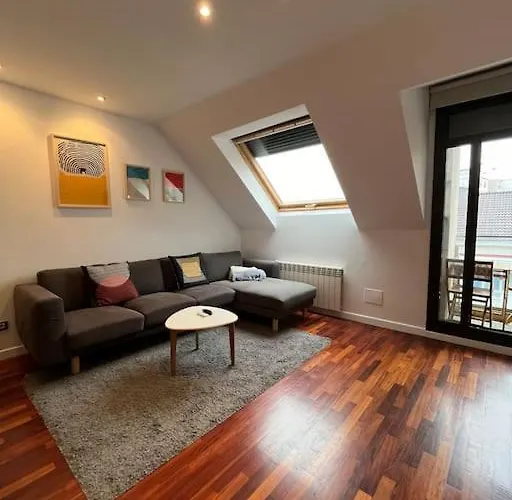 Aura Oviedo,atico Con Garaje 604c By R2r Consulting Oviédo