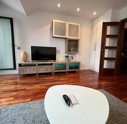 Aura Oviedo,atico Con Garaje 604c By R2r Consulting Apartment *